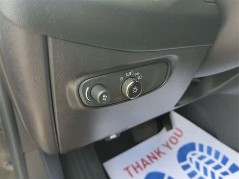 Used 2022 Chevrolet Equinox LT image 34