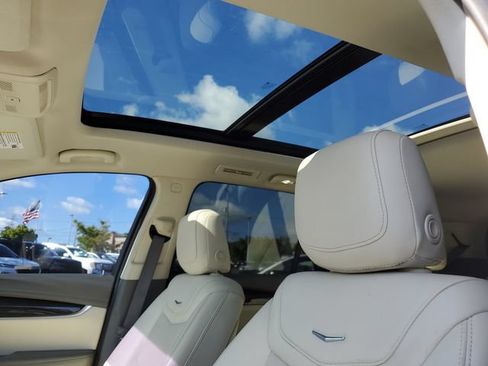 Certified 2022 Cadillac XT6 Premium Luxury w/ LPO, Floor Liner Package AWD/4WD image 27