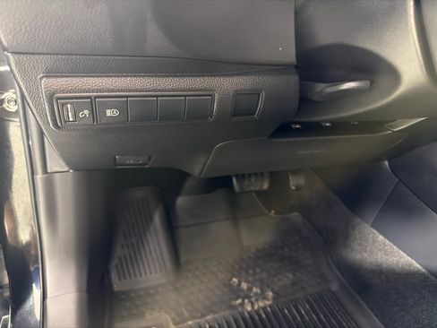 Used 2021 Toyota Corolla SE w/ SE Premium Package FWD image 14