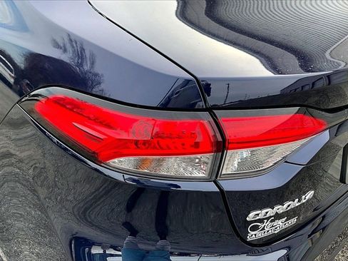 Used 2022 Toyota Corolla LE image 23