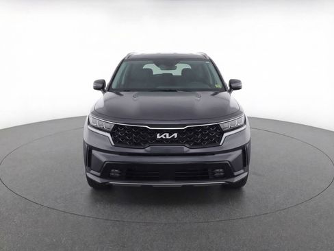 Used 2023 Kia Sorento LX image 2