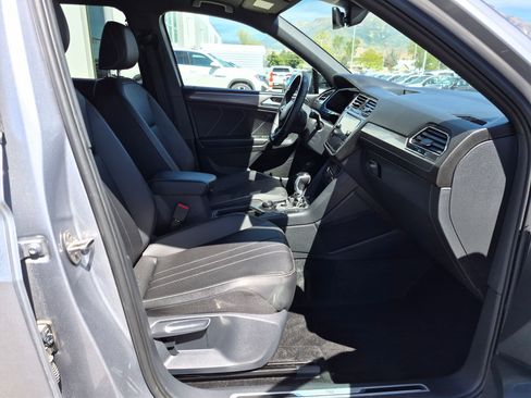 Used 2024 Volkswagen Tiguan SE R-Line AWD/4WD image 34