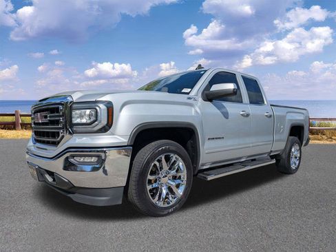 Used 2018 GMC Sierra 1500 SLE w/ SLE Value Package image 4