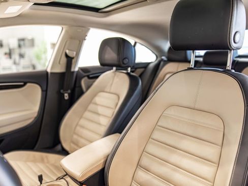Used 2014 Volkswagen CC Executive image 16