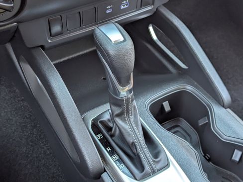 Used 2023 Nissan Frontier SV image 27