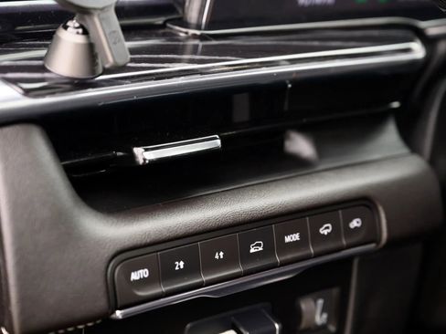 Used 2021 Cadillac Escalade ESV Sport w/ Driver Assist Tech Package AWD/4WD image 43