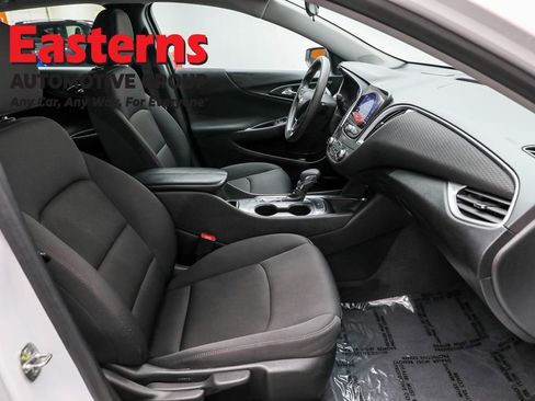 Used 2023 Chevrolet Malibu LT image 24