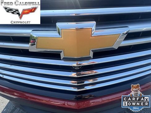 Used 2023 Chevrolet Traverse Premier FWD image 36