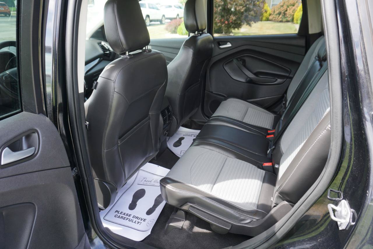 Used 2018 Ford Escape SE w/ SE Sport Appearance Package FWD image 8