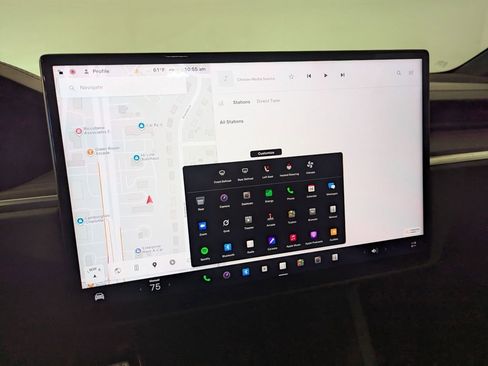 Used 2024 Tesla Model X image 9