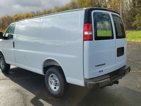 New 2025 Chevrolet Express 2500 w/ Communications Package RWD image 9