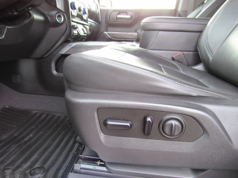 Used 2020 Chevrolet Silverado 1500 LTZ w/ LTZ Convenience Package image 16