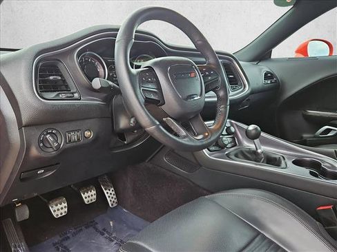 Used 2016 Dodge Challenger R/T Scat Pack RWD image 10