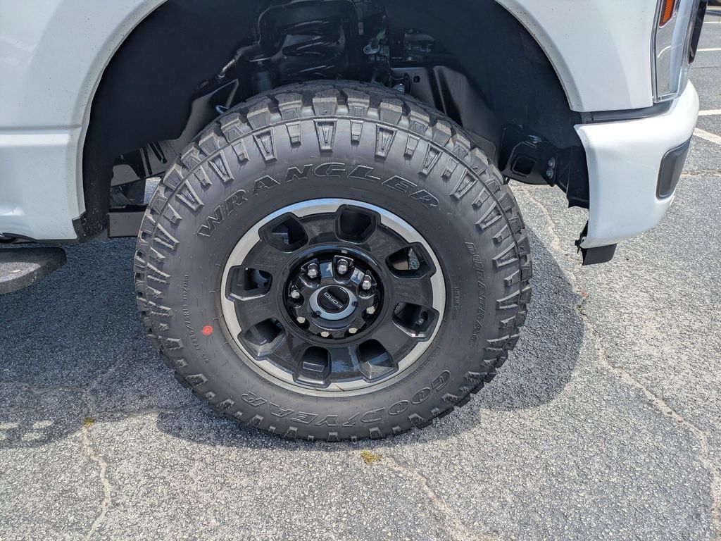 New 2026 Ford F350 Lariat w/ Tremor Off-Road Package AWD/4WD image 11