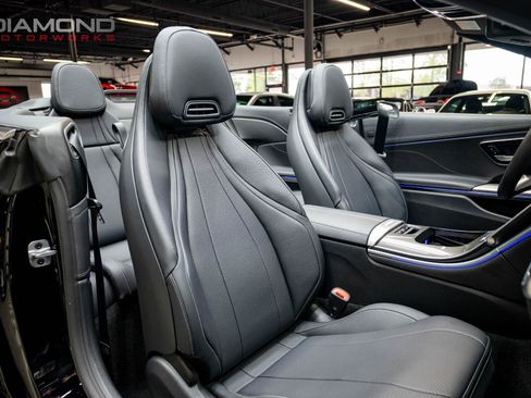 Used 2025 Mercedes-Benz CLE 300 4MATIC Cabriolet image 21