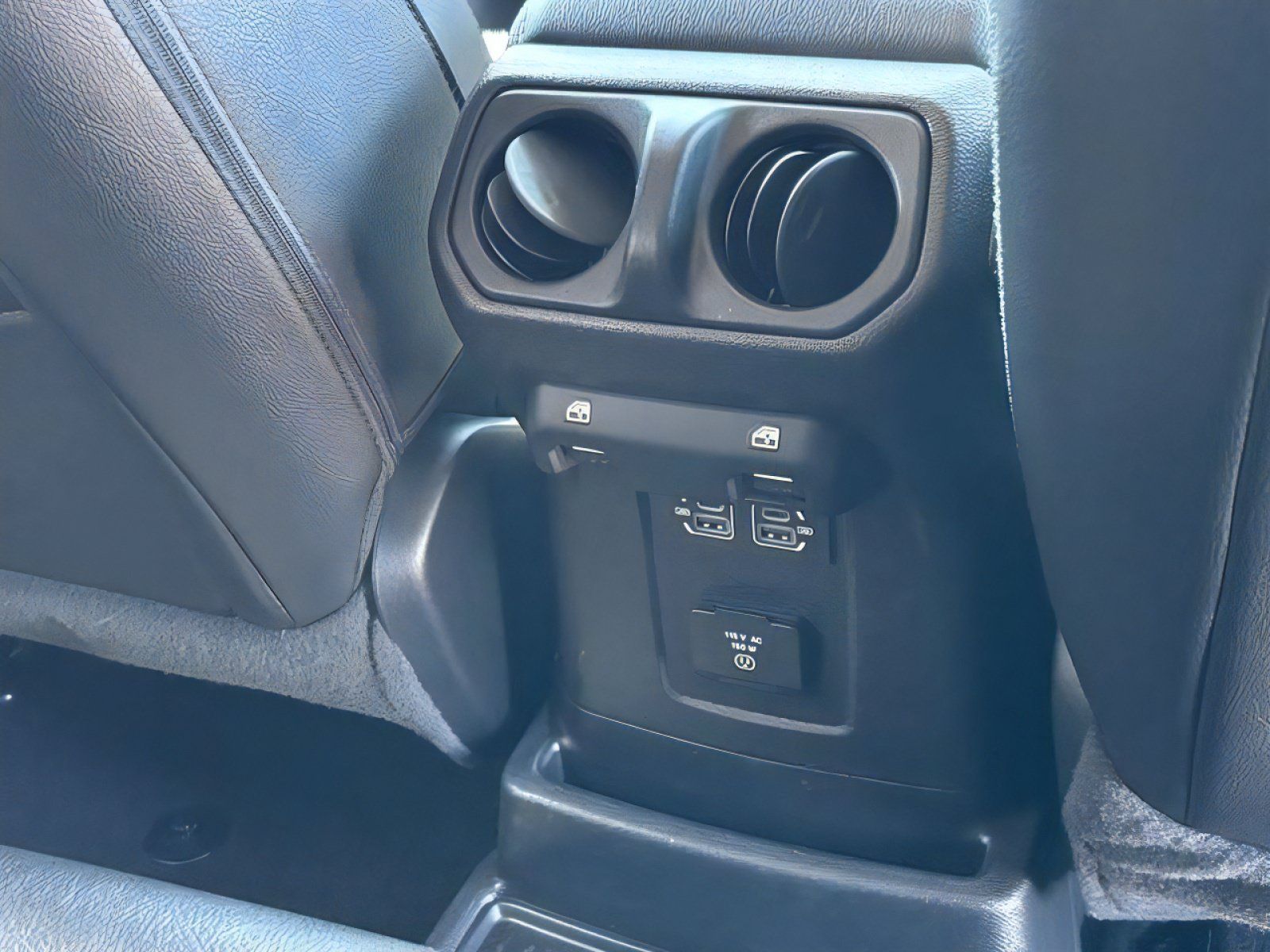 Used 2023 Jeep Wrangler Unlimited Sahara AWD/4WD image 30