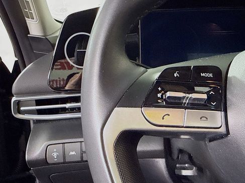 Certified 2023 Hyundai Elantra Limited image 22