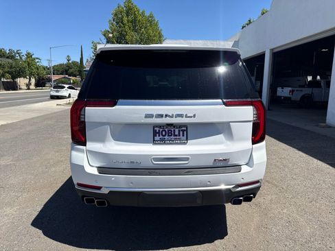 Used 2025 GMC Yukon XL Denali AWD/4WD image 4
