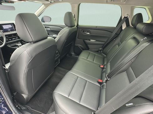 Used 2024 Nissan Rogue SV w/ SV Premium Package AWD/4WD image 10
