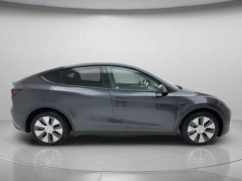 Used 2024 Tesla Model Y 2WD image 6