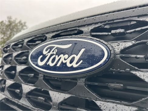 New 2026 Ford Maverick XL image 19