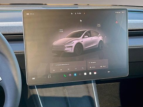 Used 2026 Tesla Model Y 2WD image 9