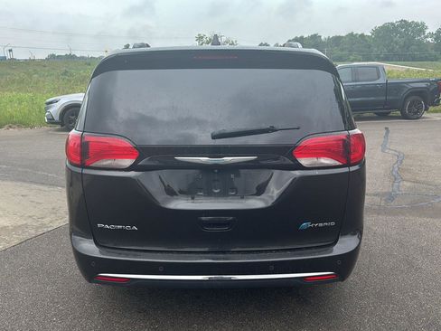 Used 2018 Chrysler Pacifica Limited FWD image 4