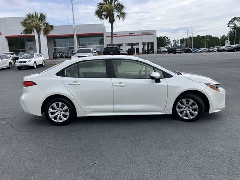 Used 2021 Toyota Corolla LE FWD image 6