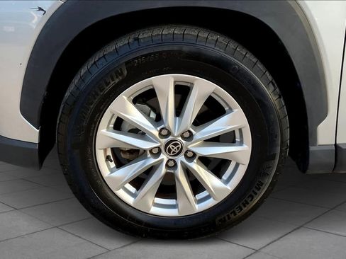 Used 2022 Toyota Corolla Cross LE image 10