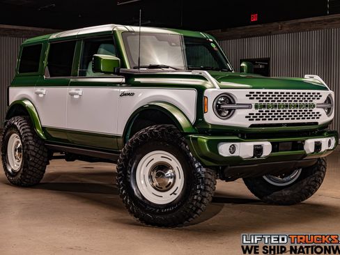 Used 2025 Ford Bronco Badlands image 1