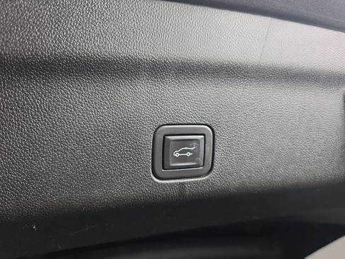 Used 2022 Chevrolet Suburban High Country AWD/4WD image 37