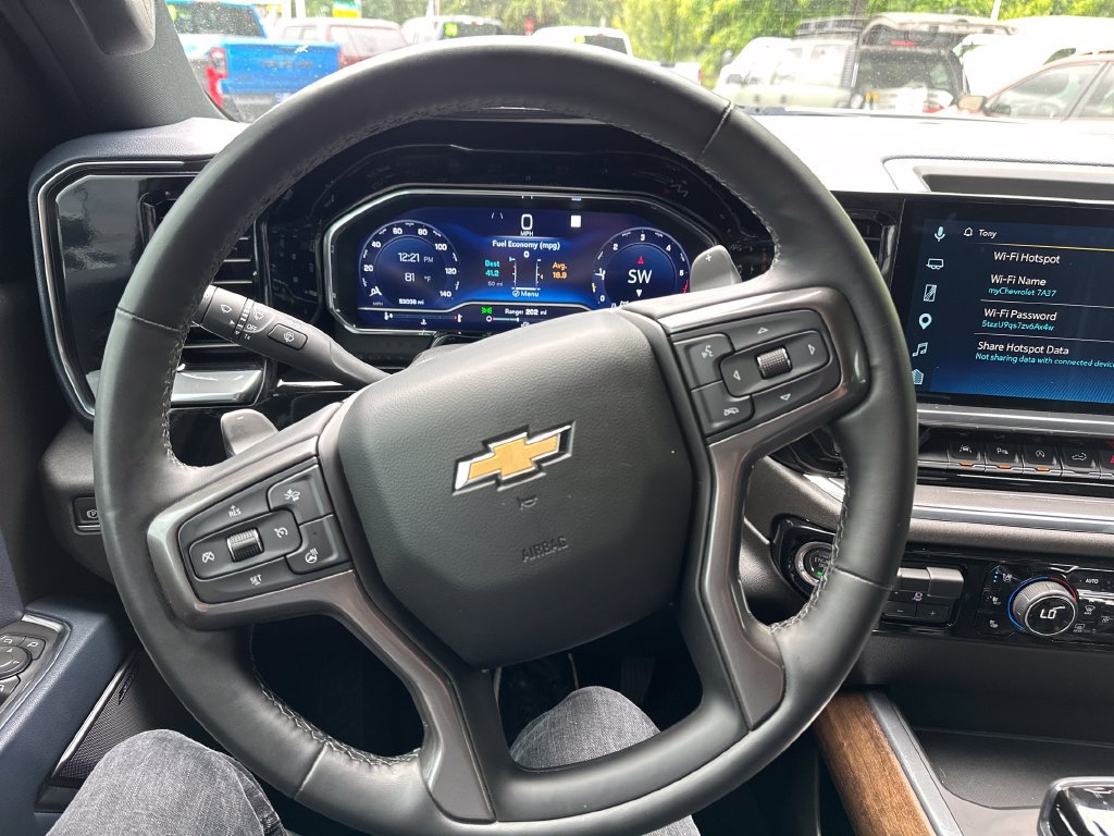 Used 2023 Chevrolet Silverado 1500 High Country AWD/4WD image 17