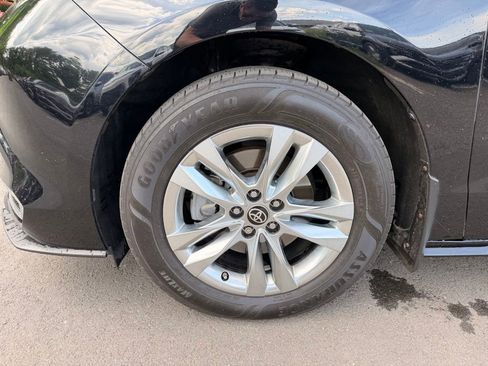 Used 2022 Toyota Sienna Limited AWD/4WD image 10