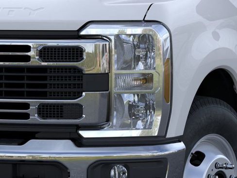 New 2025 Ford F350 XL w/ XL Chrome Package image 18