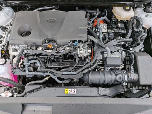 Used 2026 Toyota Camry SE FWD image 32