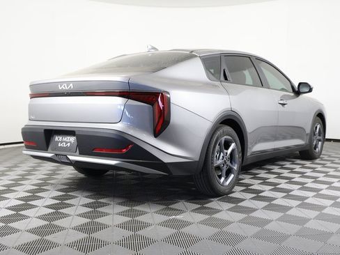 New 2025 Kia K4 LXS image 5