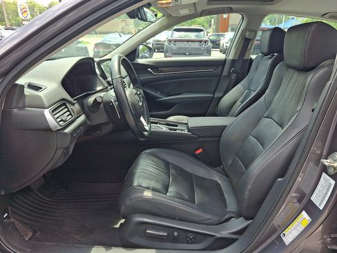 Used 2019 Honda Accord Touring image 13