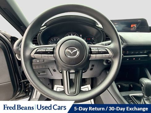 Used 2022 MAZDA MAZDA3 s FWD image 16