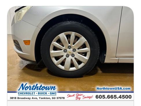 Used 2011 Chevrolet Cruze LT FWD image 12