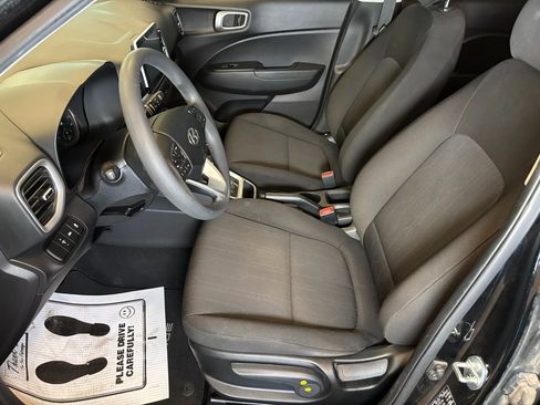 Used 2021 Hyundai Venue SE image 20