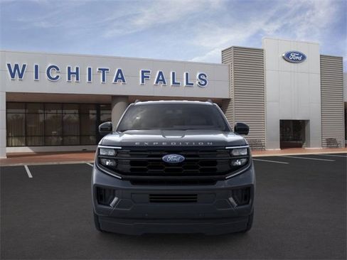 New 2025 Ford Expedition Active image 6