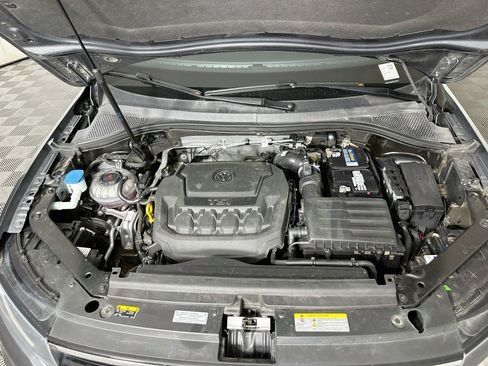 Used 2022 Volkswagen Tiguan SE R-Line FWD image 32