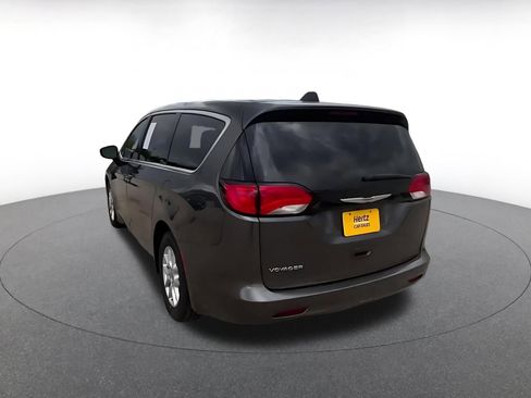 Used 2023 Chrysler Voyager LX FWD image 11