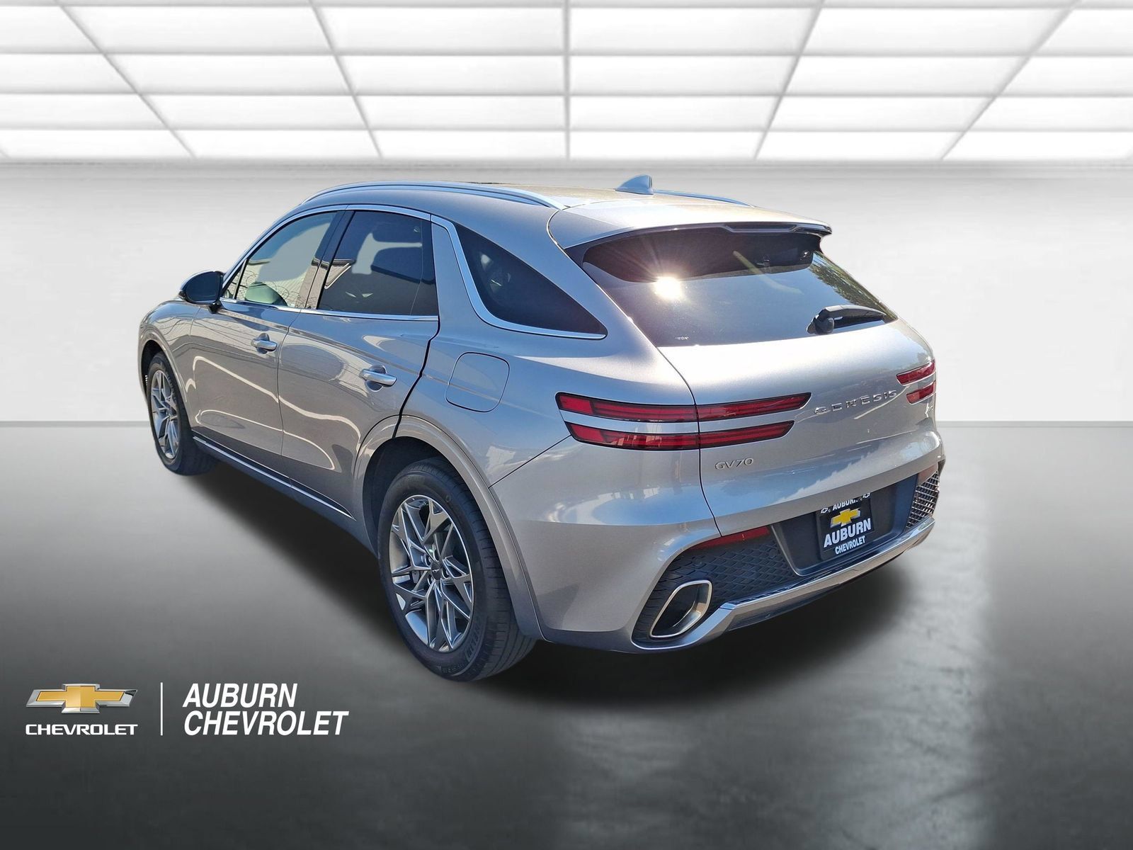 Used 2025 Genesis GV70 2.5T AWD/4WD image 5