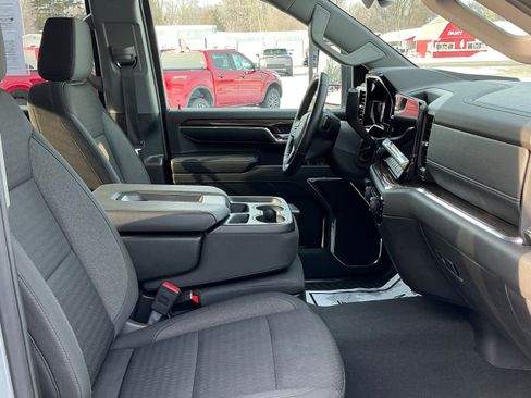 Used 2024 Chevrolet Silverado 2500 LT w/ Z71 Sport Edition image 11