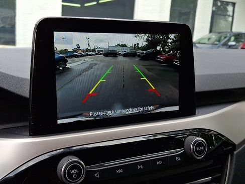 Used 2020 Ford Escape SE FWD image 19