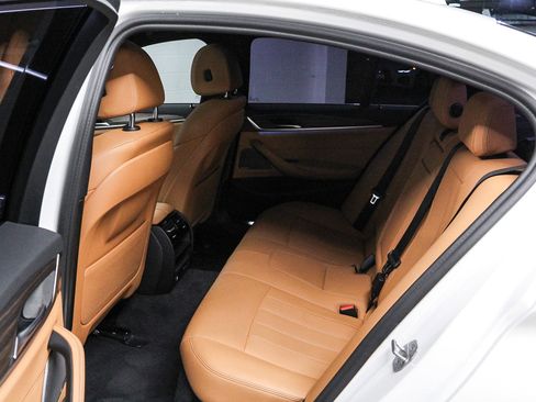 Certified 2023 BMW 530e w/ Premium Package image 17