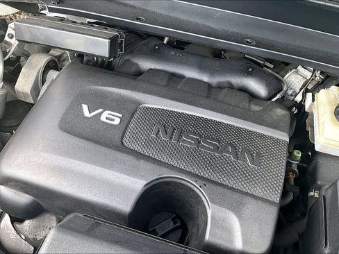 Used 2018 Nissan Pathfinder SV AWD/4WD image 32