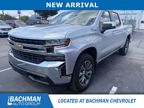 Used 2022 Chevrolet Silverado 1500 LT AWD/4WD image 3