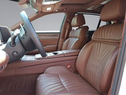 Used 2025 Genesis G90 3.5T AWD/4WD image 11